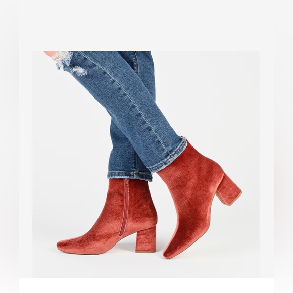 NWOT Journee Collection brown Hazara Bootie - Picture 2 of 8